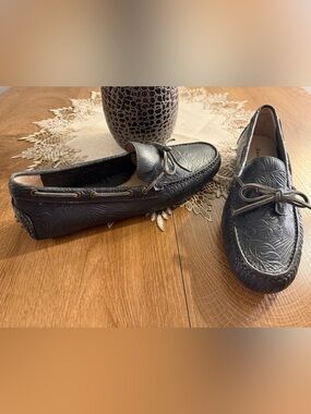 Tommy Bahama Raw Coast Embossed Leather Loafers Women’s Bumpy Bottoms Size 9M